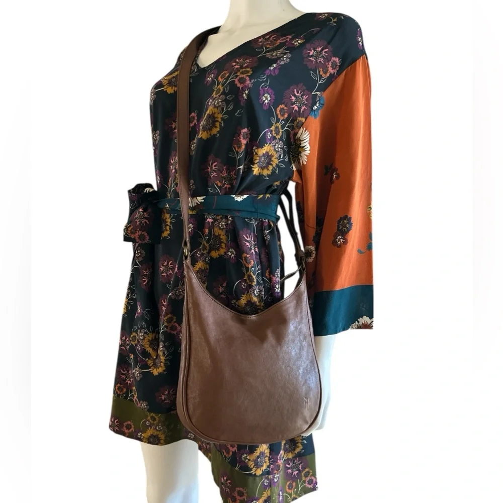 Frye Madison Tan Leather Crossbody Shoulder Bag Db810